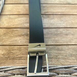 NIKE black/brown REVERSIBLE Perforated Textured Belt 42-44